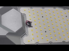 چراغ های خیابانی LED خورشیدی در فضای باز