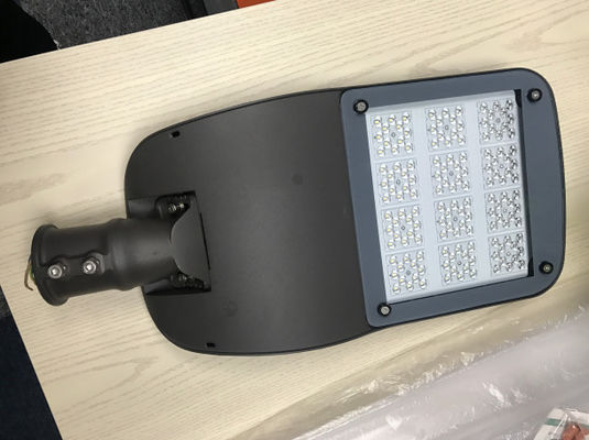 خرید آلومینیوم 60W 100W 150W 200W چراغ های خیابانی LED در فضای باز ضد آب IP65 با گواهینامه CE برای بزرگراه، جاده اصلی استفاده می شود online manufacture