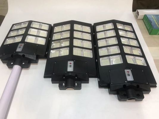 کنترل از راه دور Ip65 ضد آب 1200W همه در یک فضای باز خورشیدی LED Street Light Sensor